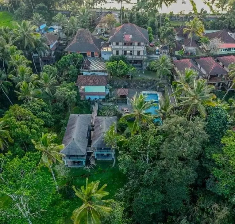 Bali Fire Dance Retreat52SQ
